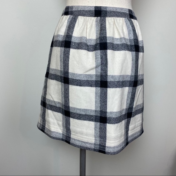 Lands’ End Plaid Wool Wrap Skirt - Picture 6 of 8